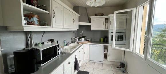 Villa de 2 dormitorios en Propieres, France No. 197902 2