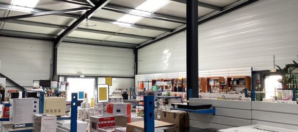 Propriété commerciale à Saint-Seurin-sur-l'Isle, France 298m² No. 101514 5