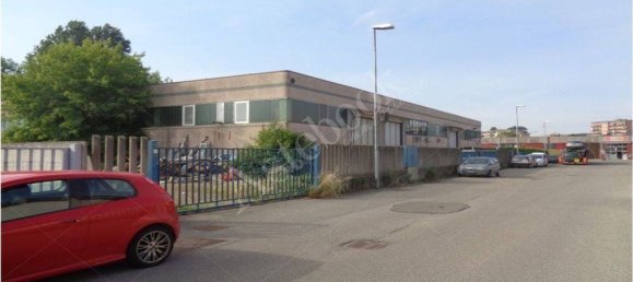 1 room Commercial property in Lodi, Italy No. 314681 3