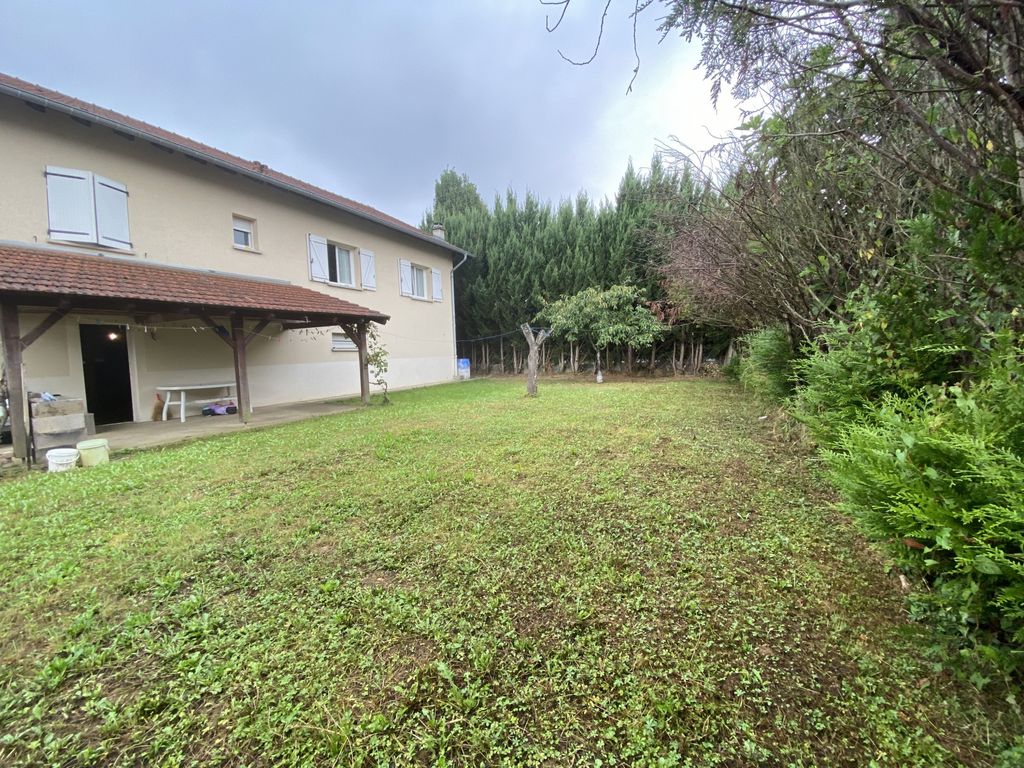 Casa de 4 dormitorios en Fameck, France No. 255477