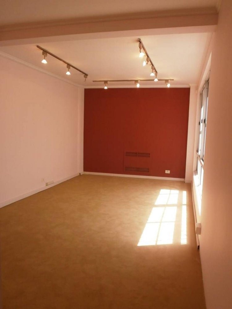 62m² Office in Buenos Aires, Argentina No. 106634