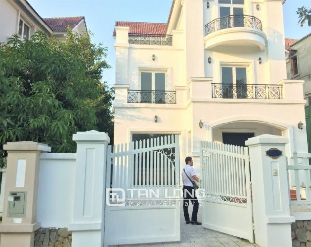 4 bedrooms Villa in Long Bien, Vietnam No. 3391