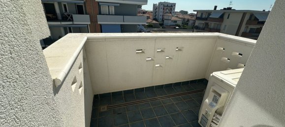 Apartamento de 3 habitaciónes en Tortoreto, Italy No. 201410 10