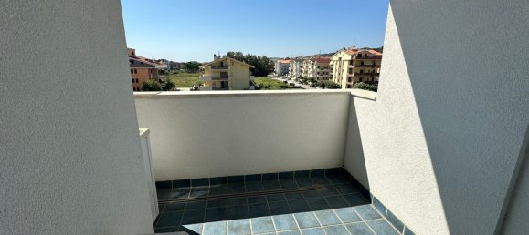 Apartamento de 3 habitaciónes en Tortoreto, Italy No. 201410 7