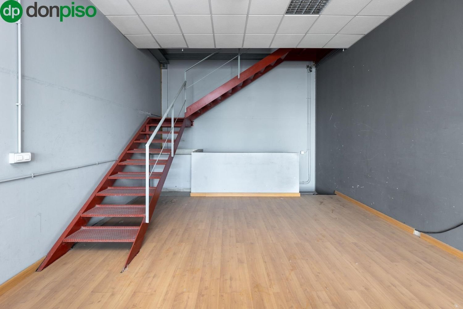  عقار تجاري في Albolote, Spain 174متر مربع رقم 107838