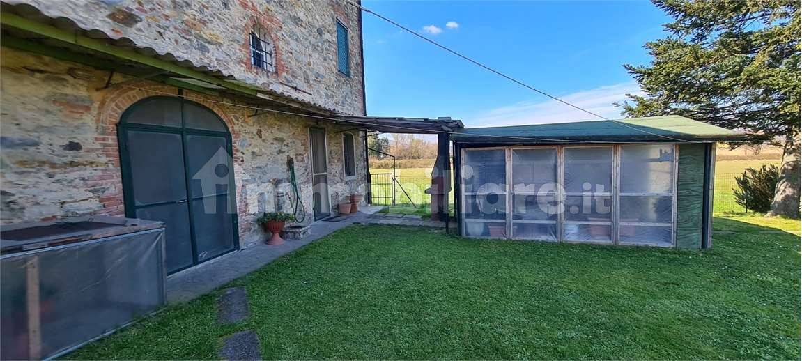 4 bedrooms House in Porcari, Italy No. 118027