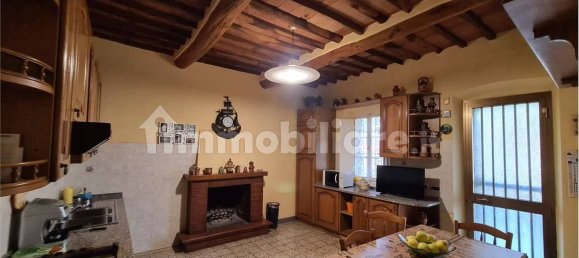 4 bedrooms House in Porcari, Italy No. 118027 2