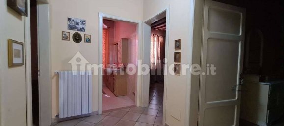 4 bedrooms House in Porcari, Italy No. 118027 9
