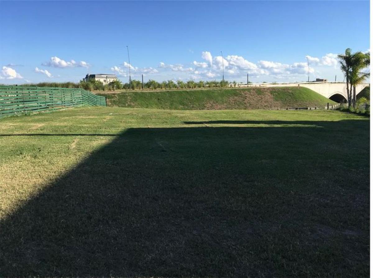  Land in Escobar, Argentina No. 32397