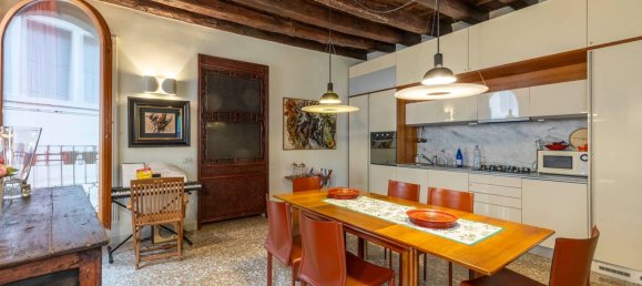 3 bedrooms Apartment in Venice, Italy No. 359445 5