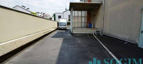 5 rooms Commercial property in Monza, Italy No. 156310 16