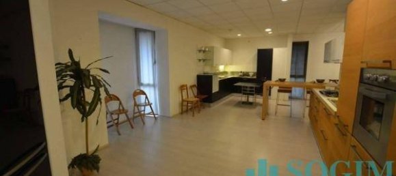 5 rooms Commercial property in Monza, Italy No. 156310 12