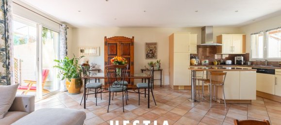 Дуплекс с 3 спальнями в Мартиг, Франция № 342625 3