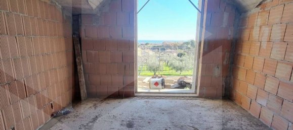 Casa de 6 habitaciónes en Vasto, Italy No. 22805 8