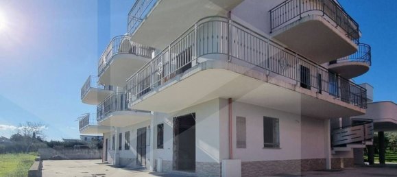 Casa de 6 habitaciónes en Vasto, Italy No. 22805 2