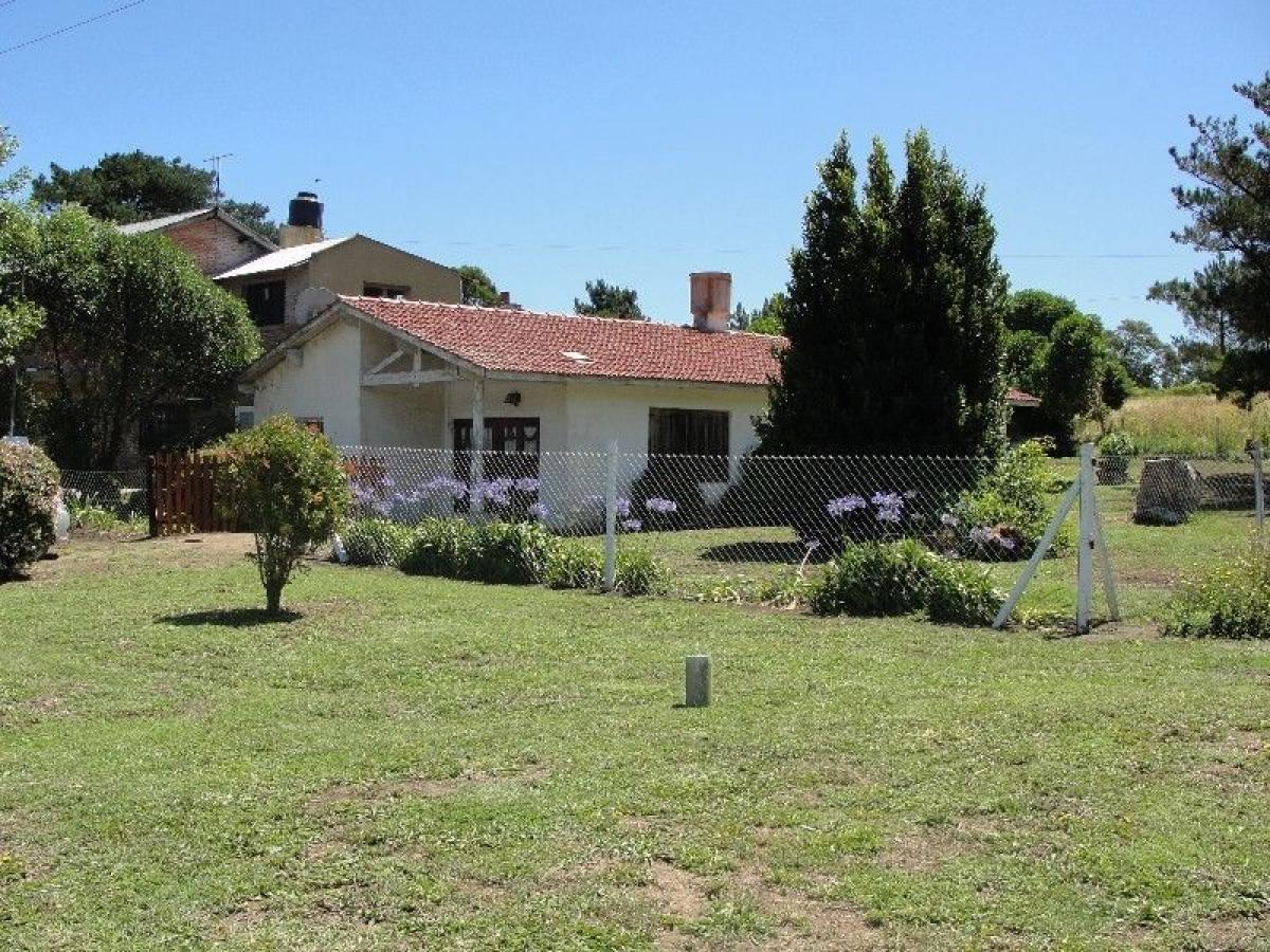 3 bedrooms House in Mar del Plata, Argentina No. 82429