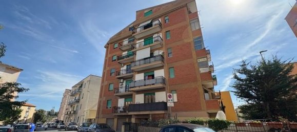 Квартира с 6 комнатами в Сассари, Италия № 289730 2