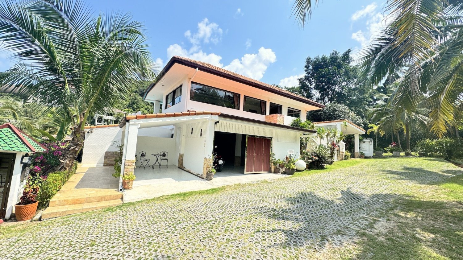 5 bedrooms House in Ko Samui, Thailand No. 26857