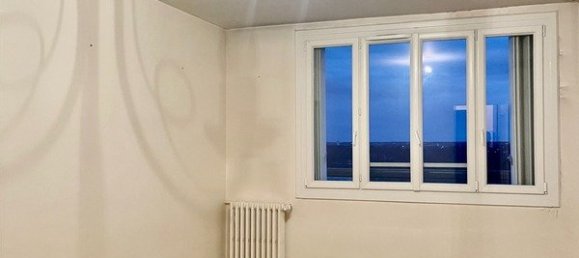 Apartamento de 2 dormitorios en Orleans, France No. 42751 2