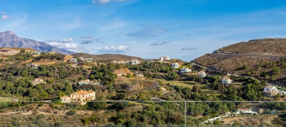 3 bedrooms Apartment in Benahavis, Spain No. 2863 22