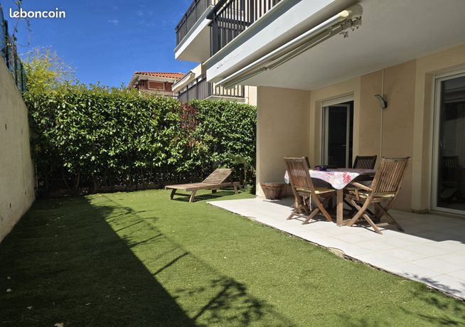 3 bedrooms Apartment in Nice, France No. 310726