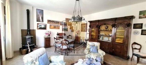 6 rooms Apartment in Siena, Italy No. 30213 4