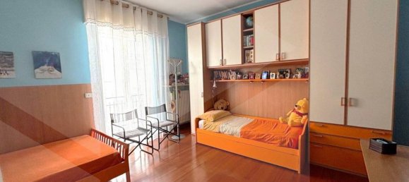 Apartamento de 4 habitaciónes en Grumo Appula, Italy No. 22539 10