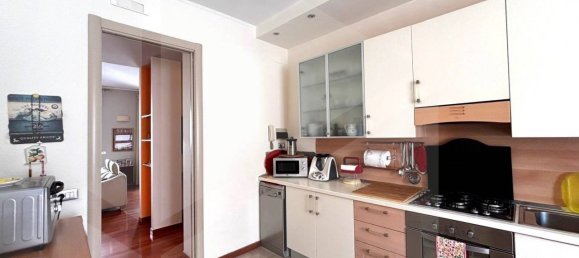 Apartamento de 4 habitaciónes en Grumo Appula, Italy No. 22539 2