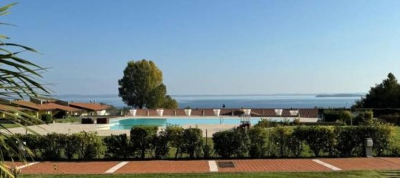 Apartamento de 3 habitaciónes en Manerba del Garda, Italy No. 90683 24