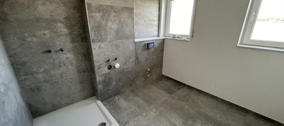 Apartamento de 2 dormitorios en Schweinfurt, Germany No. 190492 3
