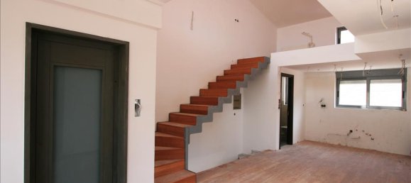 Коммерческая недвижимость с 4 спальнями в Рафина, Греция № 7889 4