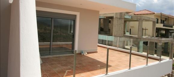 Коммерческая недвижимость с 4 спальнями в Рафина, Греция № 7889 3