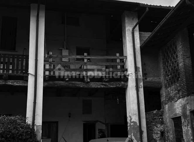 2 bedrooms Apartment in Inverigo, Italy No. 303912