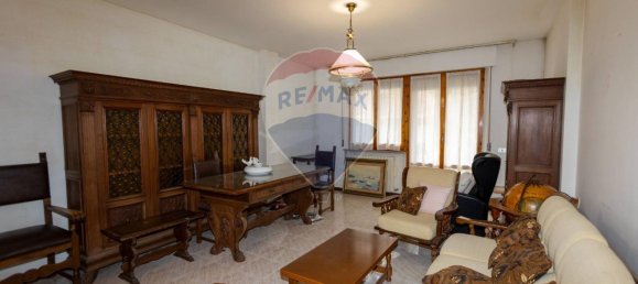 Квартира с 8 комнатами в Морро д’Альба, Италия № 3528 5