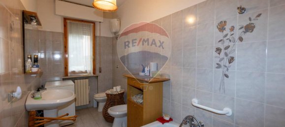 Квартира с 8 комнатами в Морро д’Альба, Италия № 3528 11