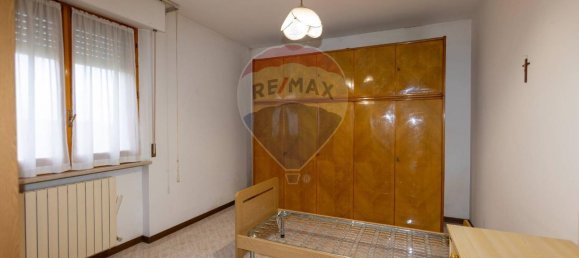 Квартира с 8 комнатами в Морро д’Альба, Италия № 3528 8