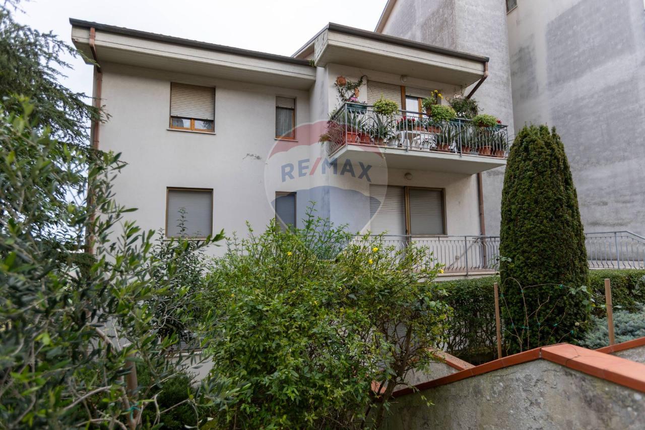 Квартира с 8 комнатами в Морро д’Альба, Италия № 3528