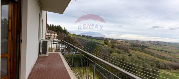 Квартира с 8 комнатами в Морро д’Альба, Италия № 3528 4