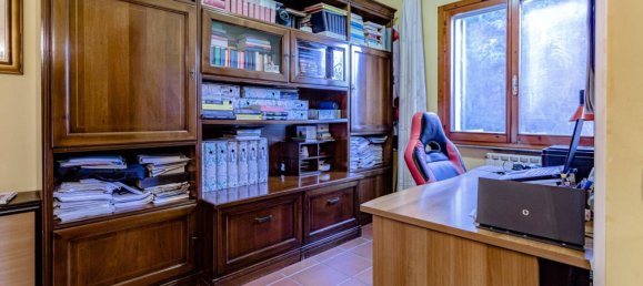 4 bedrooms Villa in Quartu Sant'Elena, Italy No. 120108 5