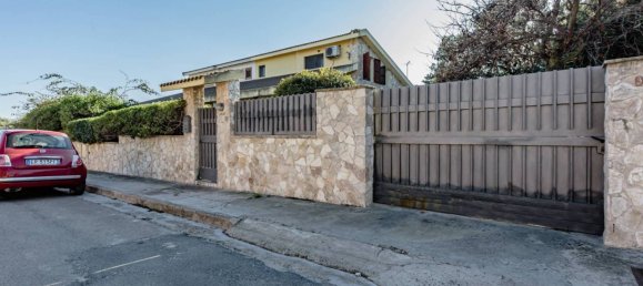 4 bedrooms Villa in Quartu Sant'Elena, Italy No. 120108 2