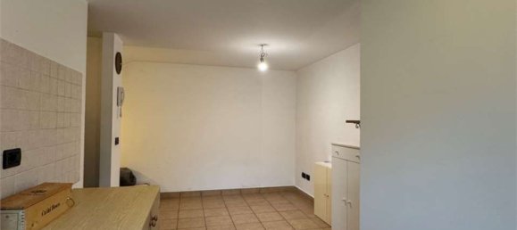3 rooms Apartment in Tradate, Italy No. 228905 22