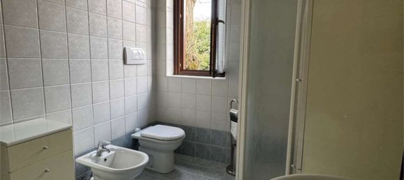 3 rooms Apartment in Tradate, Italy No. 228905 10