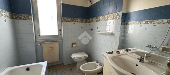 3 Schlafzimmer Wohnung in Genoa, Italy, Nr. 349413 12