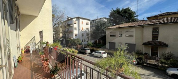 6 rooms Apartment in Vicenza, Italy No. 19223 2