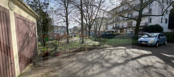 6 rooms Apartment in Vicenza, Italy No. 19223 4