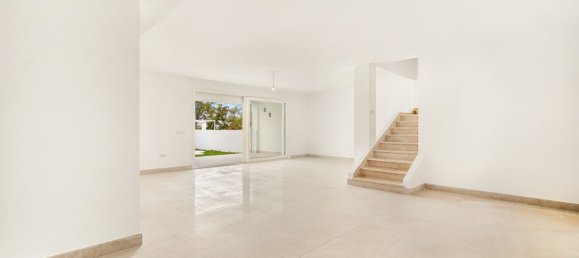 Villa de 3 dormitorios en Marbella, Spain No. 141172 8