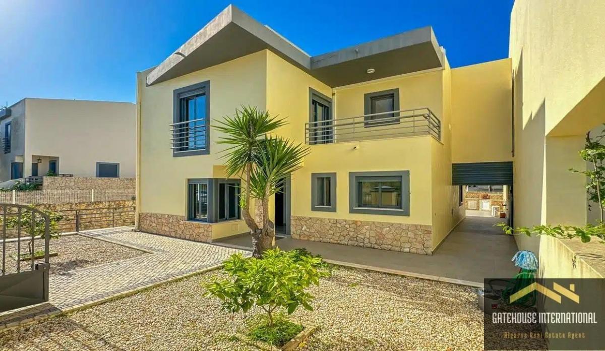 5 bedrooms Villa in Quarteira, Portugal No. 7417