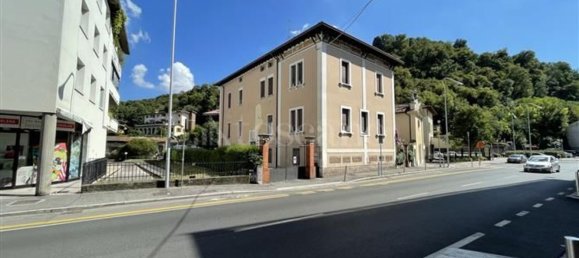 950m² Building in Brescia, Italy No. 370621 2