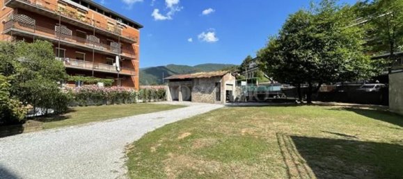 950m² Building in Brescia, Italy No. 370621 6