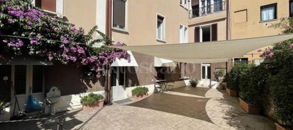 950m² Building in Brescia, Italy No. 370621 17